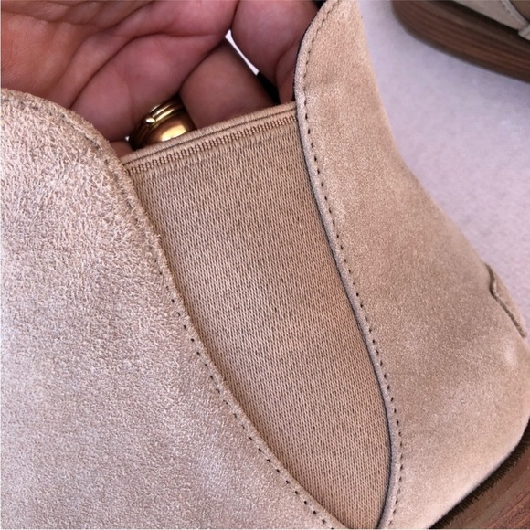 Cole Haan Laina Bootie Plain Toe Suede Plain Chelsea Boots Elegant Style Sz 9B - Picture 12 of 16